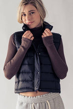 Load image into Gallery viewer, STRIPE QUILTED STAND COLLAR PADDED VEST JACKET