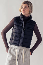Load image into Gallery viewer, STRIPE QUILTED STAND COLLAR PADDED VEST JACKET