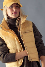 Load image into Gallery viewer, STRIPE QUILTED STAND COLLAR PADDED VEST JACKET