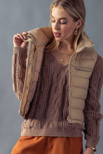 Load image into Gallery viewer, STRIPE QUILTED STAND COLLAR PADDED VEST JACKET